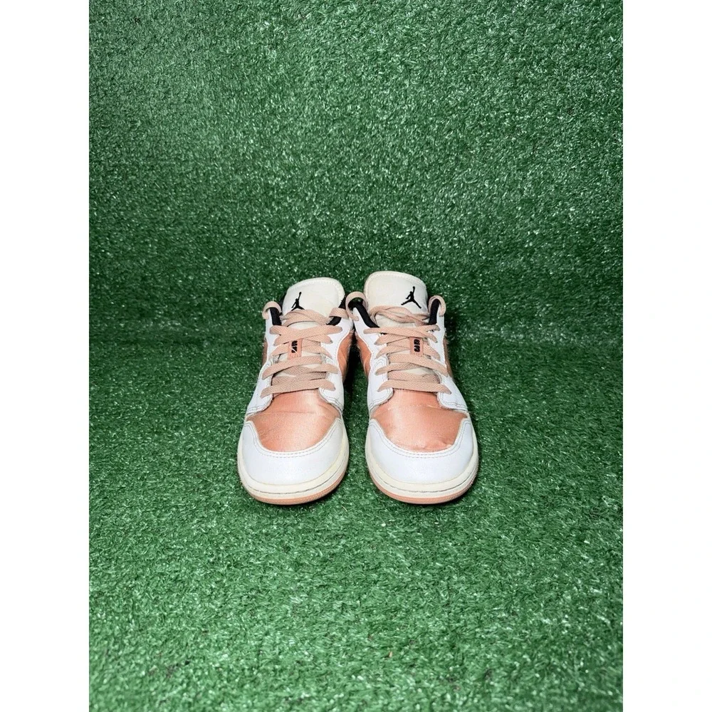Nike Air Jordan 1 Women Size 5.5 Boys 4Y Beige Low Top Basketball Shoes Sneakers